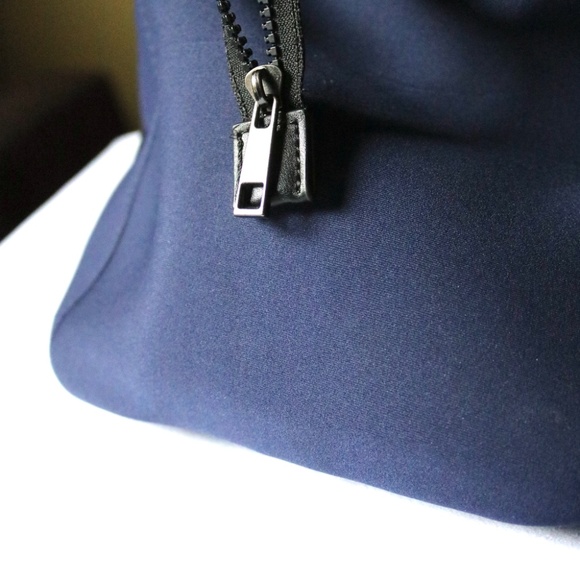 Summer & Rose Weekender Bag Tote Navy Blue NeoPrene Travel Unisex - Picture 6 of 8